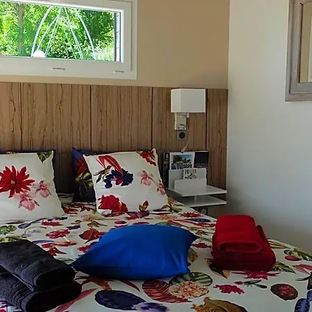 Bed & Breakfast La Cadanise, Etoilee 4*