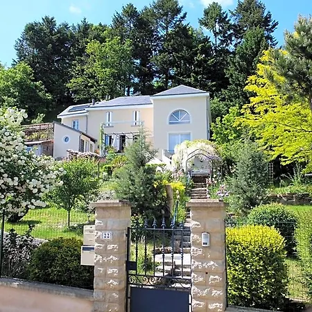La Cadanise, Etoilee فندق مبيت وإفطار