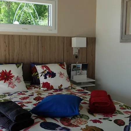 La Cadanise, Etoilee Bed & Breakfast *